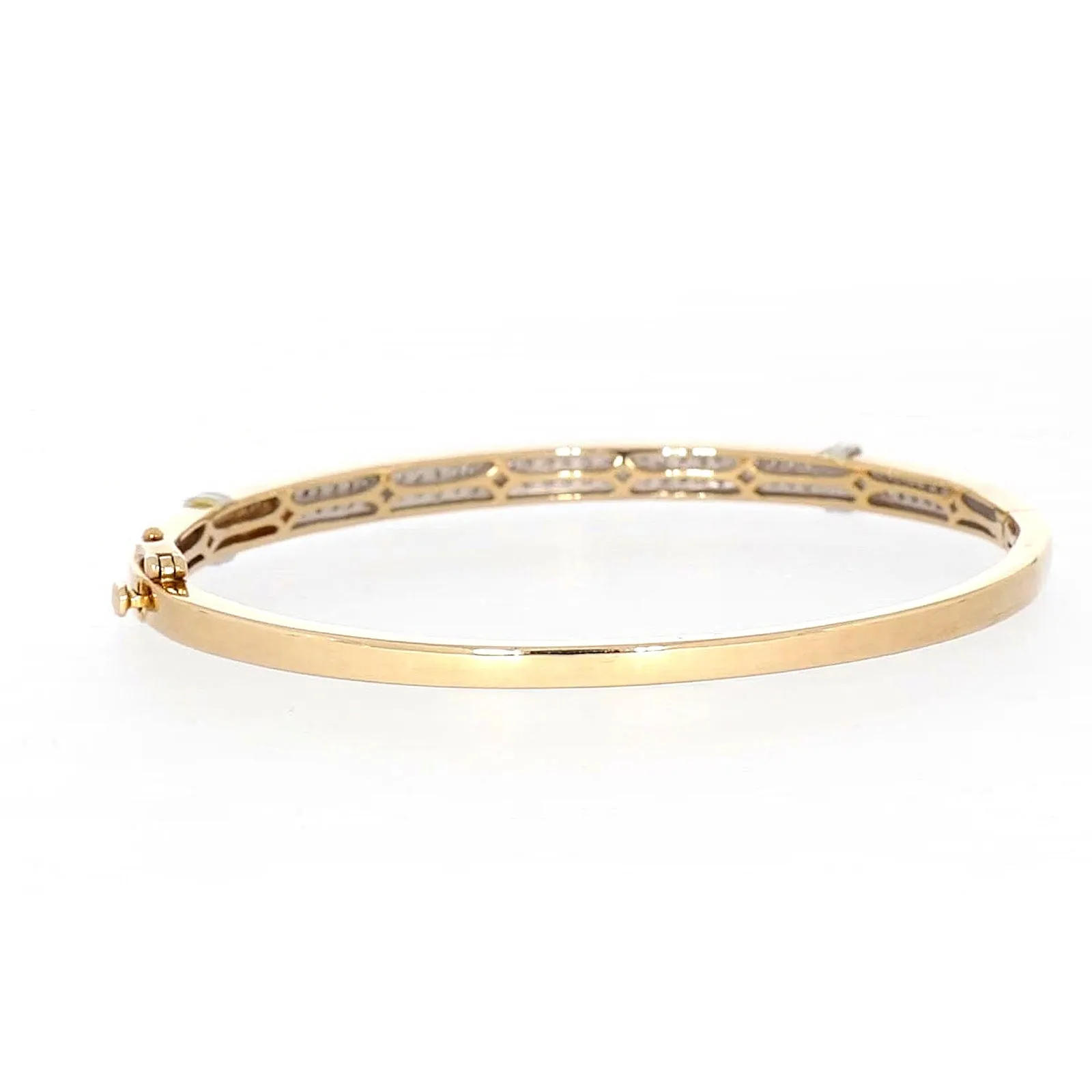 9ct Yellow Gold Round Brilliant Cut with 1 CARAT tw of Diamonds Bangle