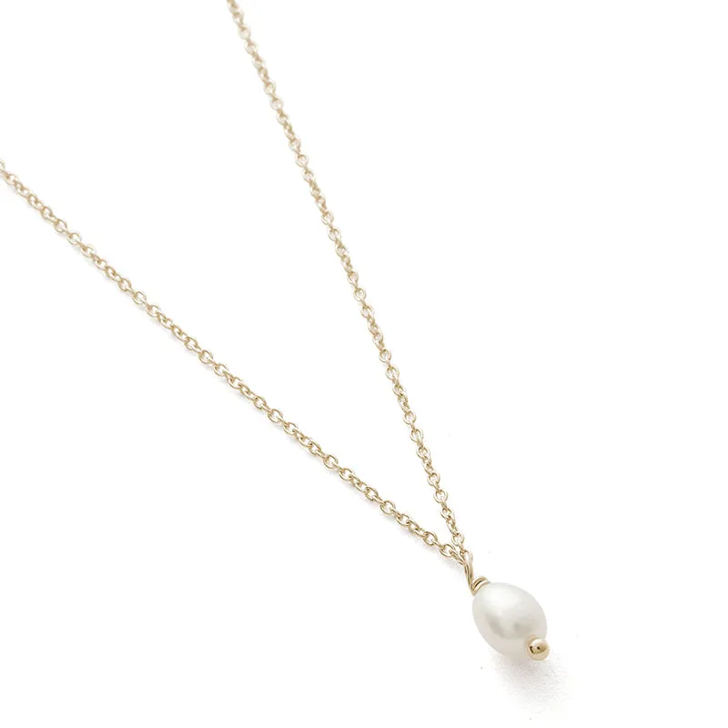 CLASSIC PEARL NECKLACE