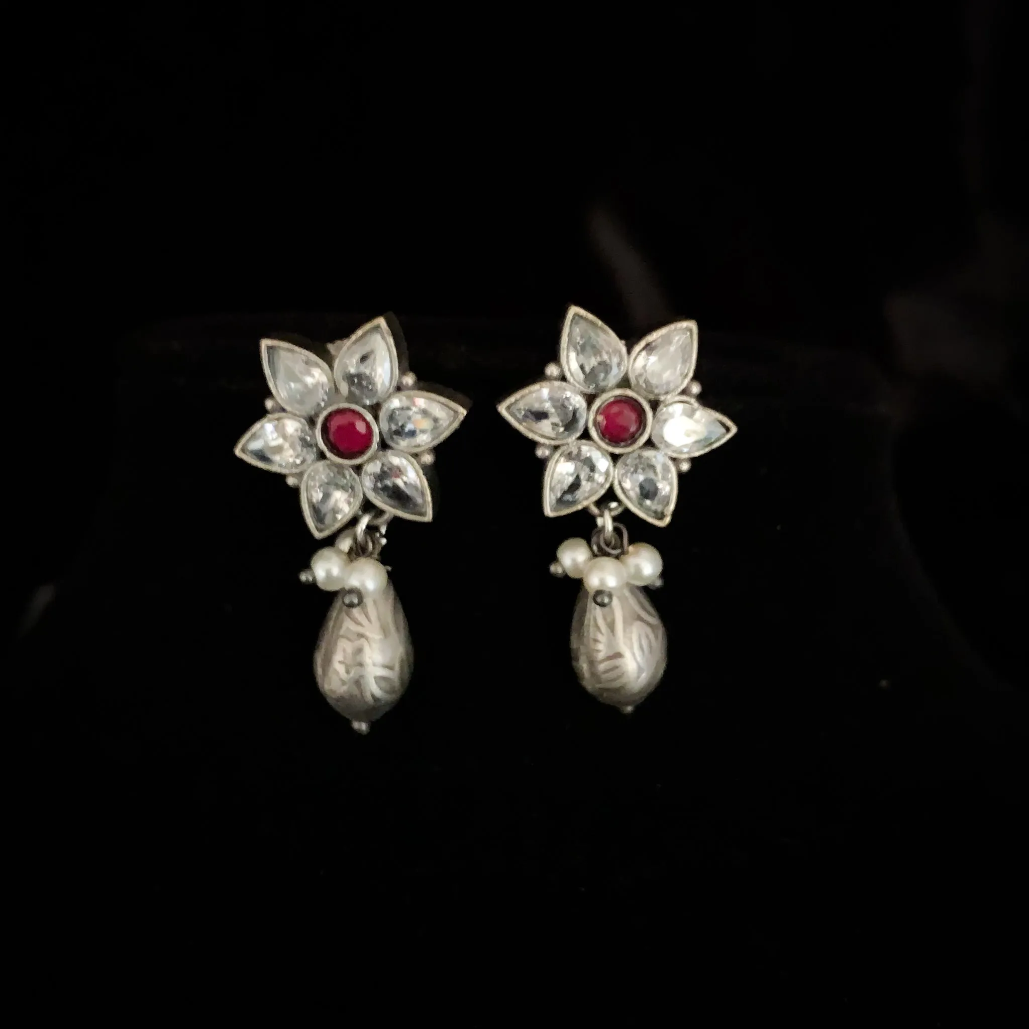 Exquisite Oxidized Silver Necklace with White and Red stones and Pearl Clusters