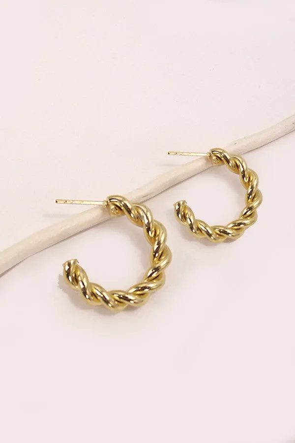 Medium Twist Hoop