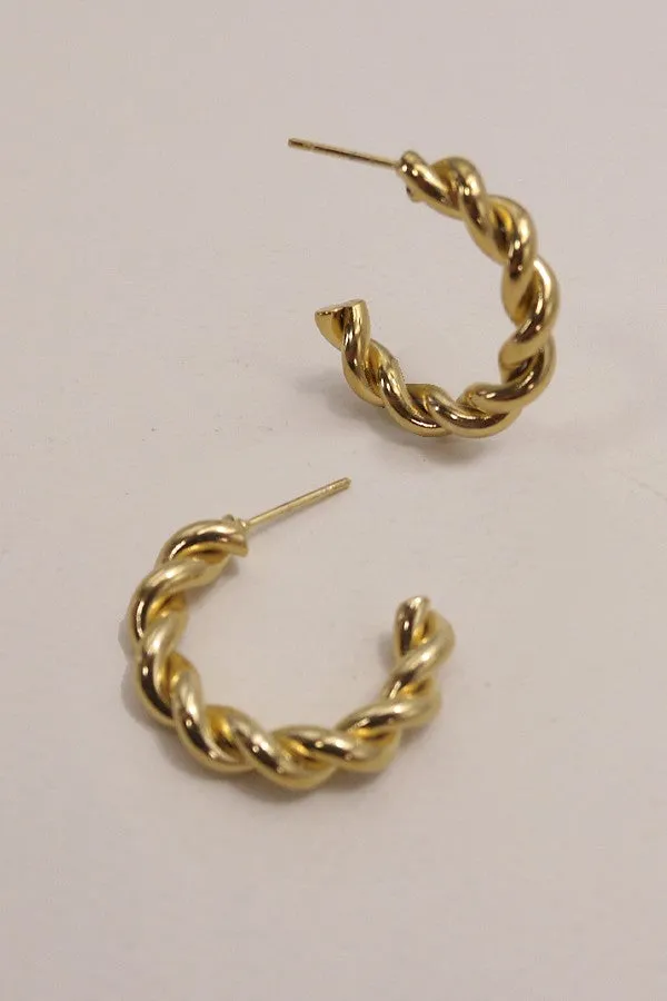 Medium Twist Hoop