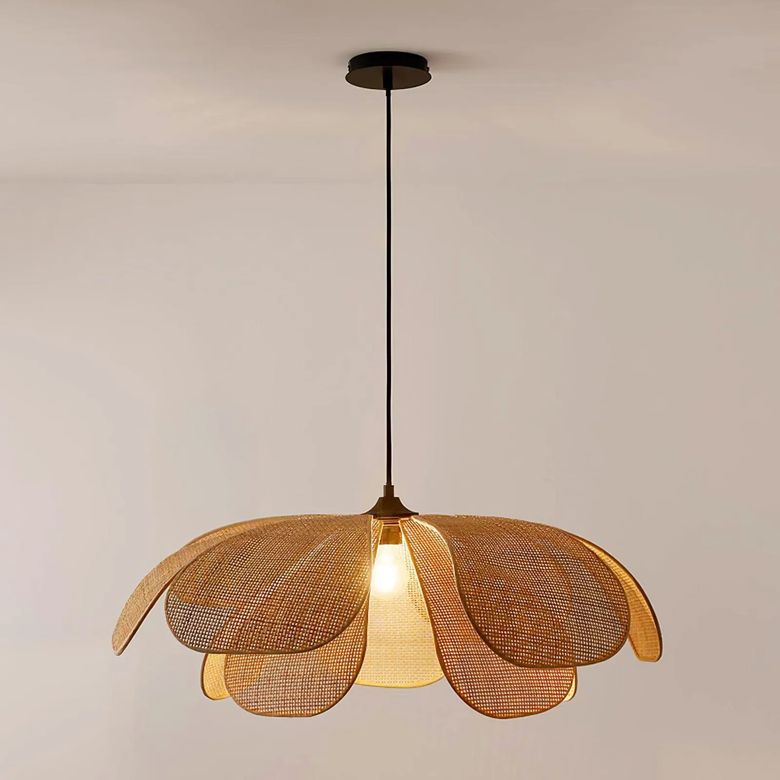 Rattan Petal Pendant Lamp
