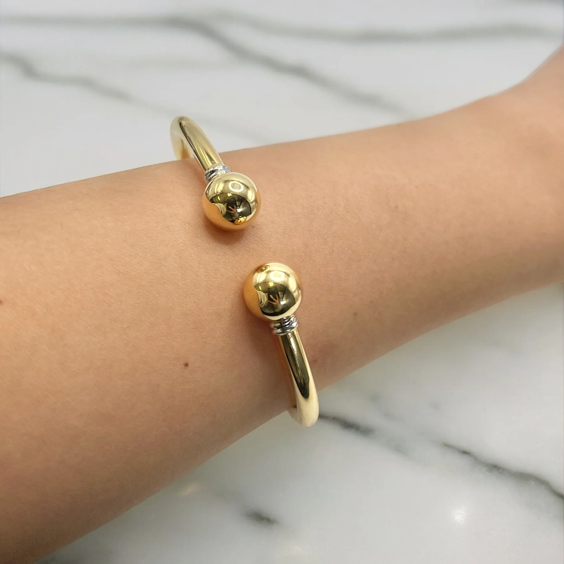YELLOW GOLD BANGLE
