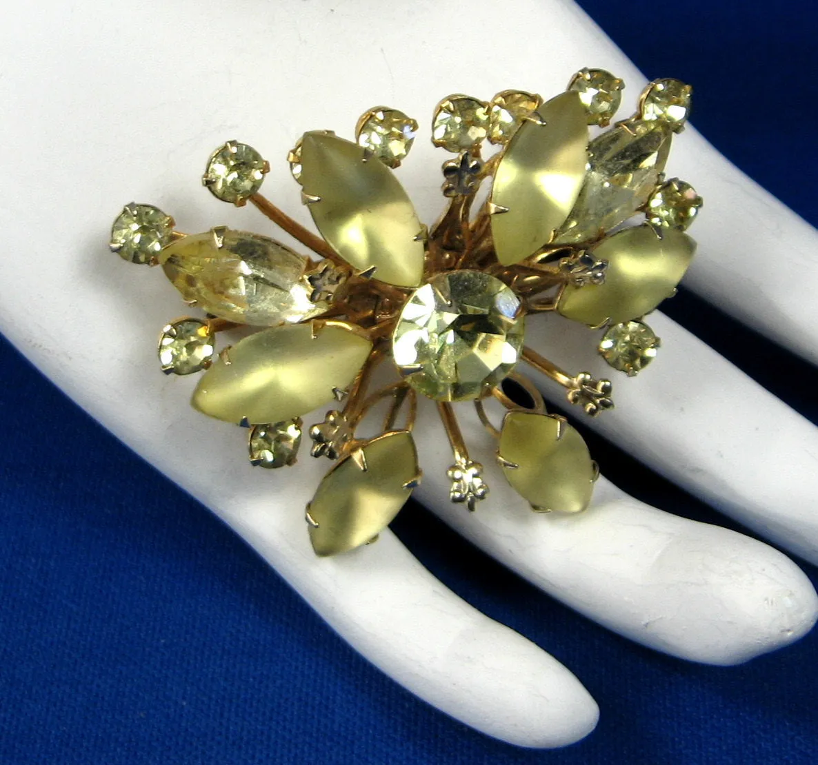 Yellow Rhinestones Gold Fleur de Lis Brooch Pin 1950s Pin Starburst French Chic