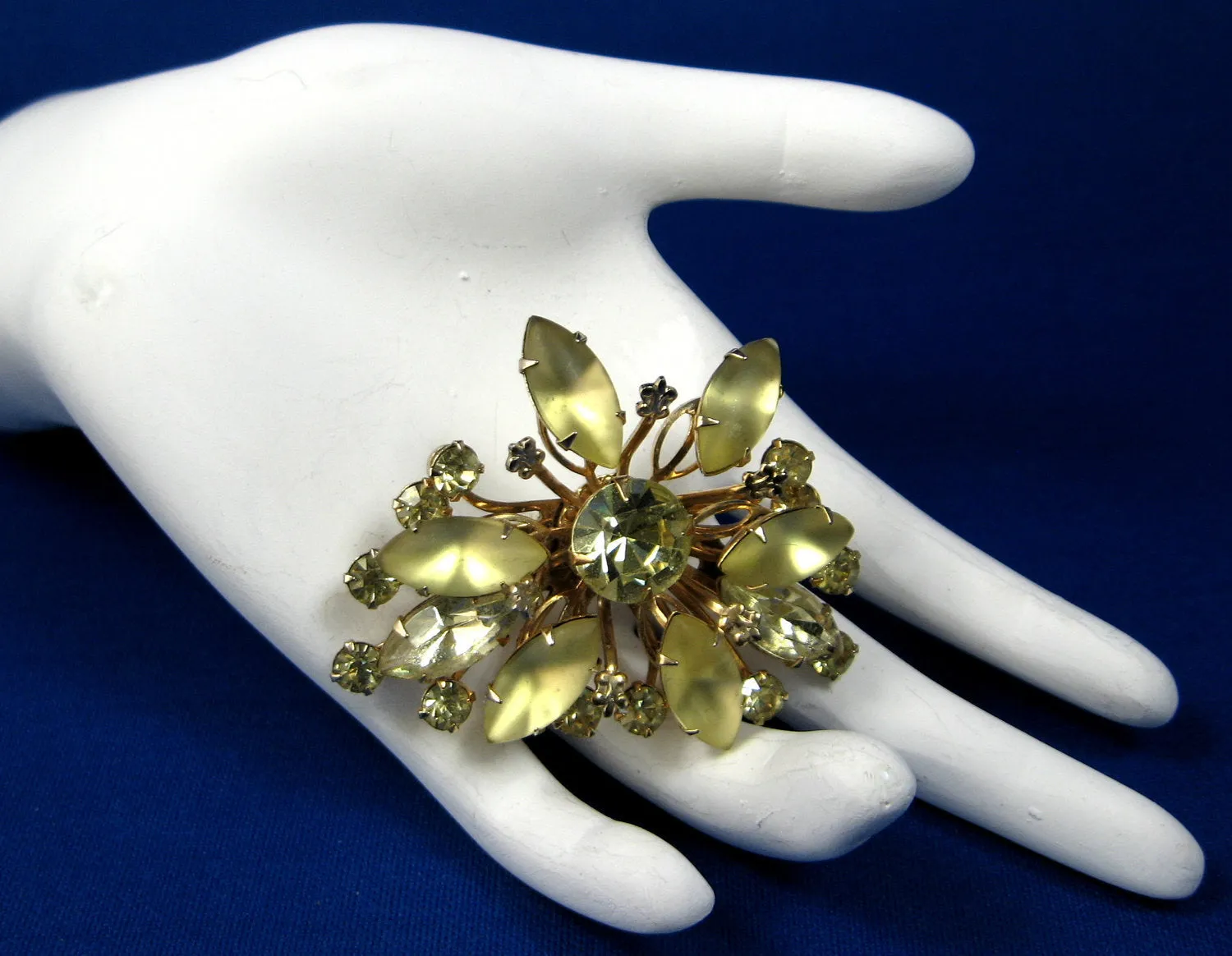 Yellow Rhinestones Gold Fleur de Lis Brooch Pin 1950s Pin Starburst French Chic